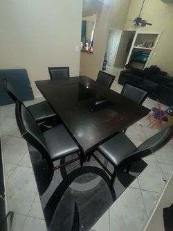 7-Piece Dining Room Set – Table + 6 Chairs