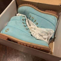 Size 6 Timberland 