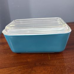 Vintage Pyrex Dish.