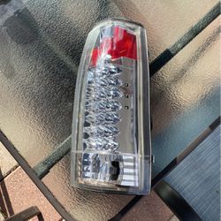 2000 Chevy 3500 Tail Light Assembly 