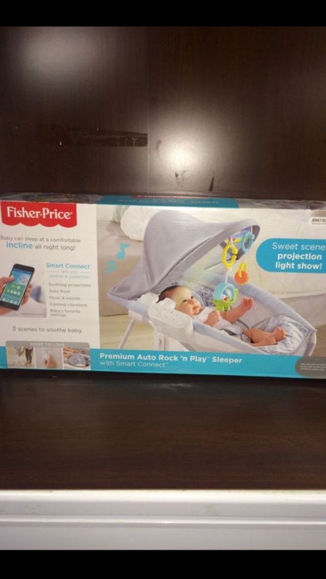 Fisher-Price Premium Auto Rock ‘n Play Sleeper with Smart Connect