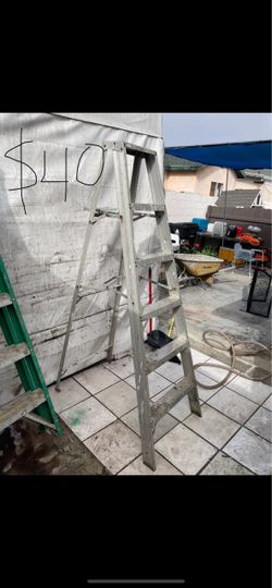 Good Condition 6 feet and more size available aluminum ladder’s