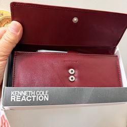 Kenneth Cole Maroon pocketbook - New