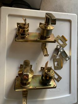 2 commercial grade heavy duty locks with key