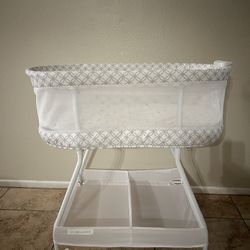 Delta Children Bassinet Mesh Vibration Lights And Music