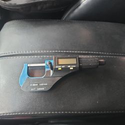 Digital Micrometer 