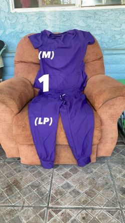 (el uniforme de enfermera) the Uniforme 