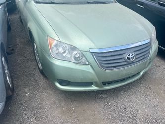 2010 Toyota Avalon FOR PARTS