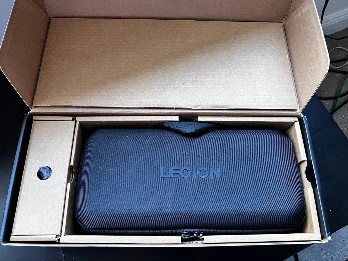 Lenovo Legion Go Handheld 8.8" WQXGA AMD Ryzen Z1 Extreme 16GB 512GB SSD W11H