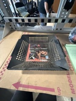 Kona grill basket