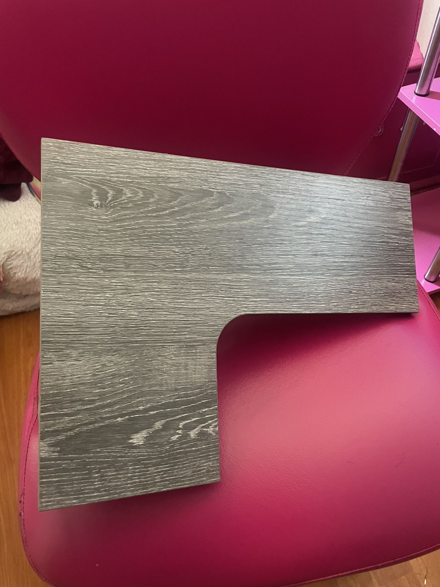 Wall shelves