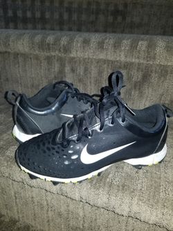 Softball shoes size 3. Good condition, daughter