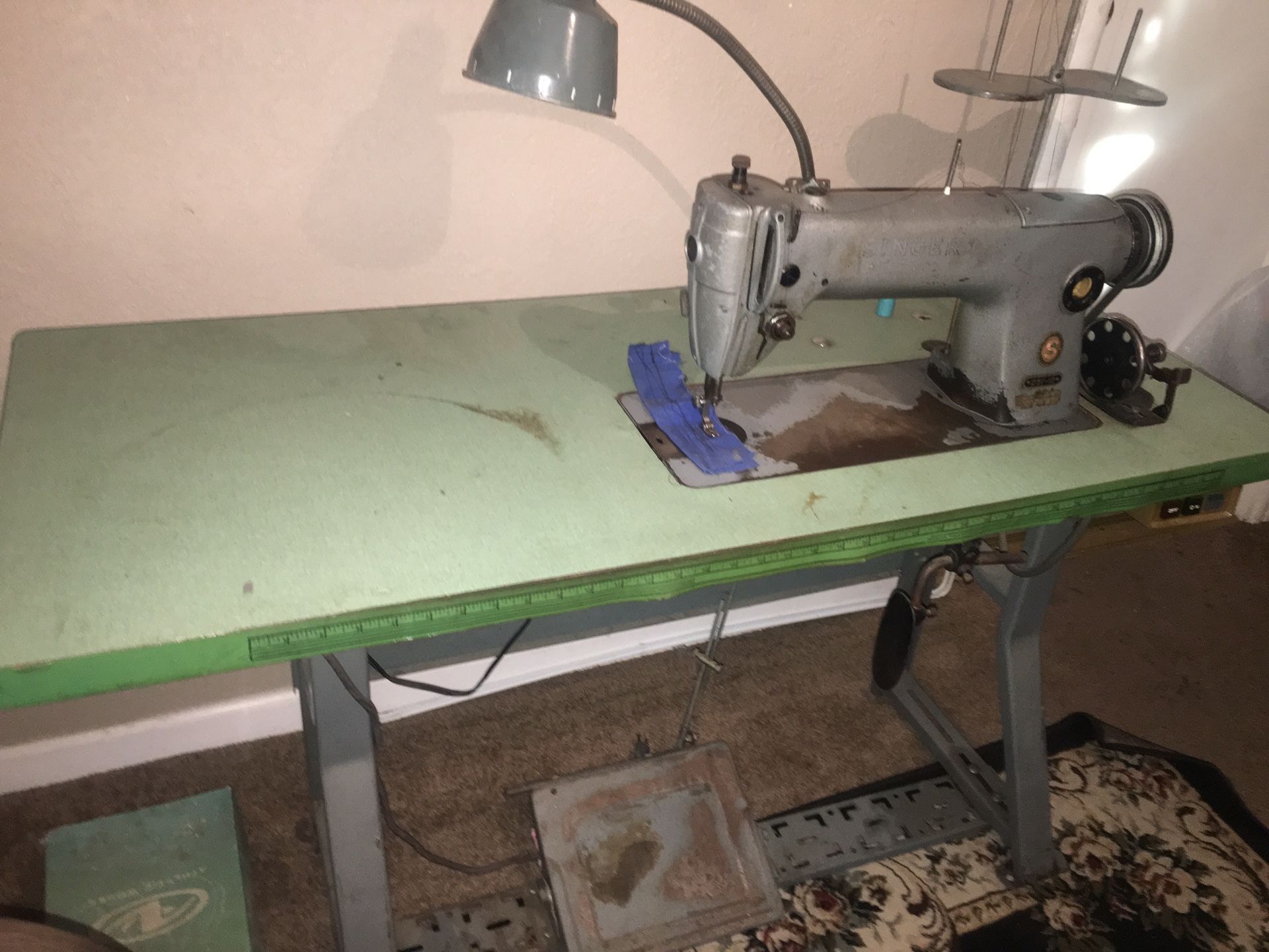Singer 25112 Industrial Sewing Machine for Sale in Fresno, CA OfferUp