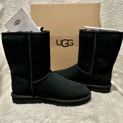 Ugg Classic Short ll Size’s  6 And 9 Women’s Black Authentic 💯
