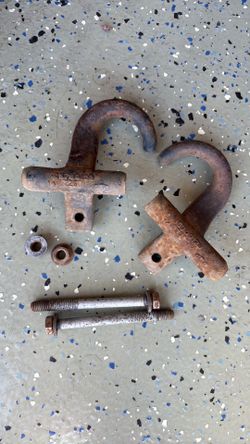99-06 Chevy Front Tow Hooks