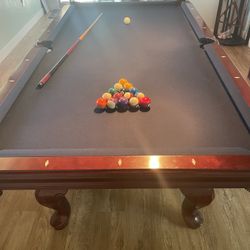 Classic Craftman’s Winners Choice Full Size Pool Table Set