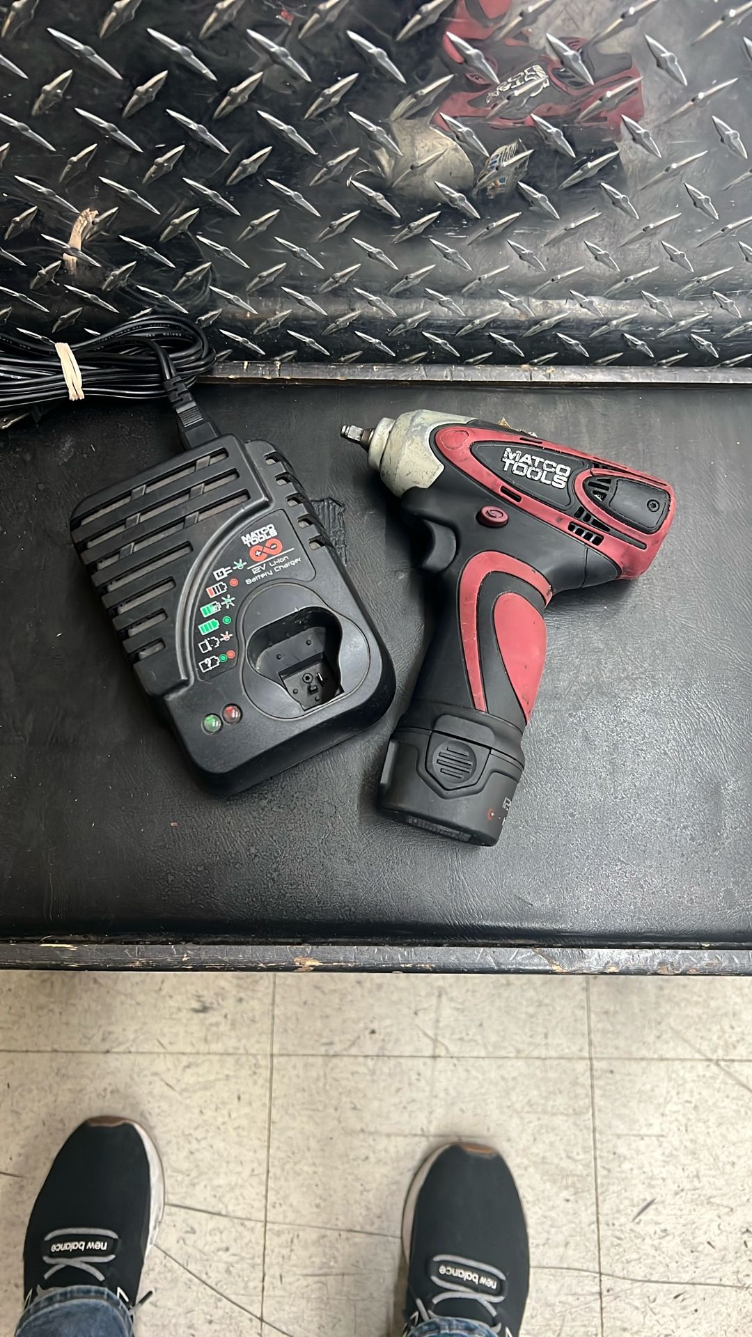 Matco Tools MCL1214IW 12v 1/4” Cordless Impact Wrench Kit