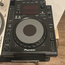 Pioneer CDJ 900