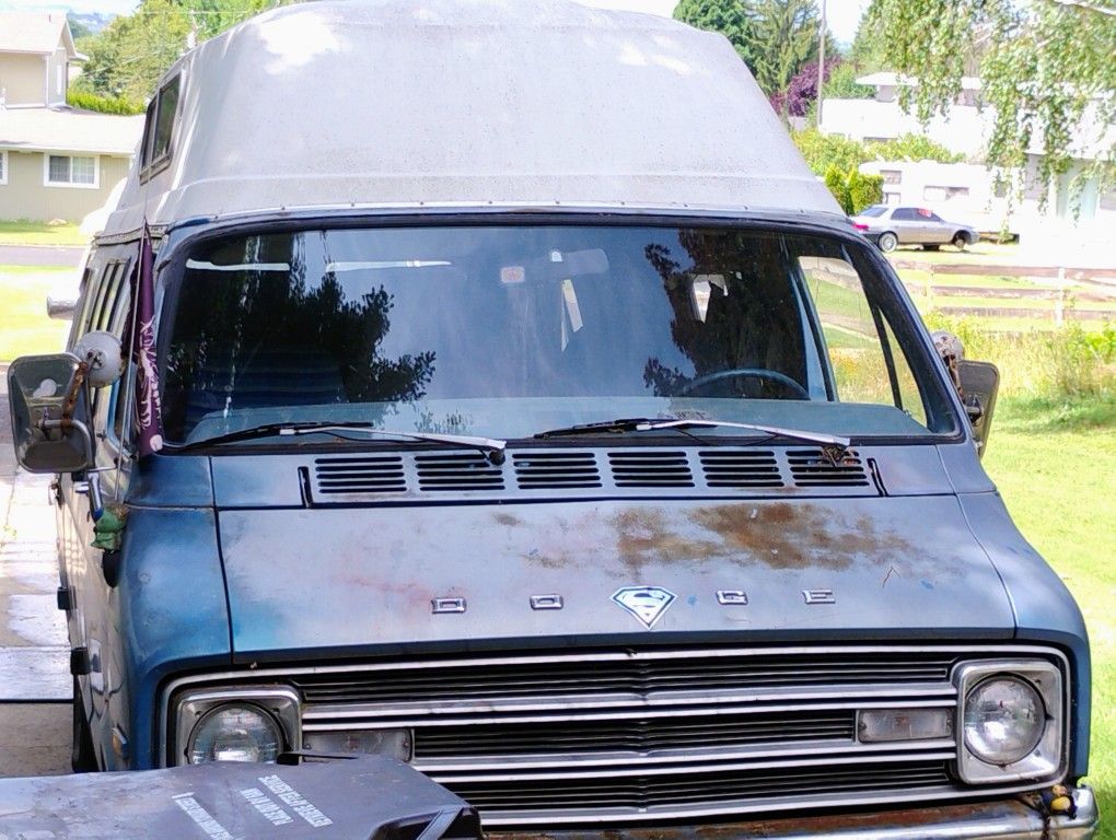 1977 Dodge Tradesman 200