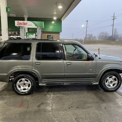 1999 Ford Explorer
