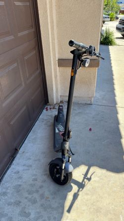 NIU - KQi 200P Foldable Electric Kick Scooter