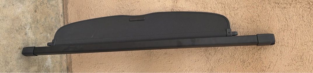 Black Retractable Cargo Cover Shade