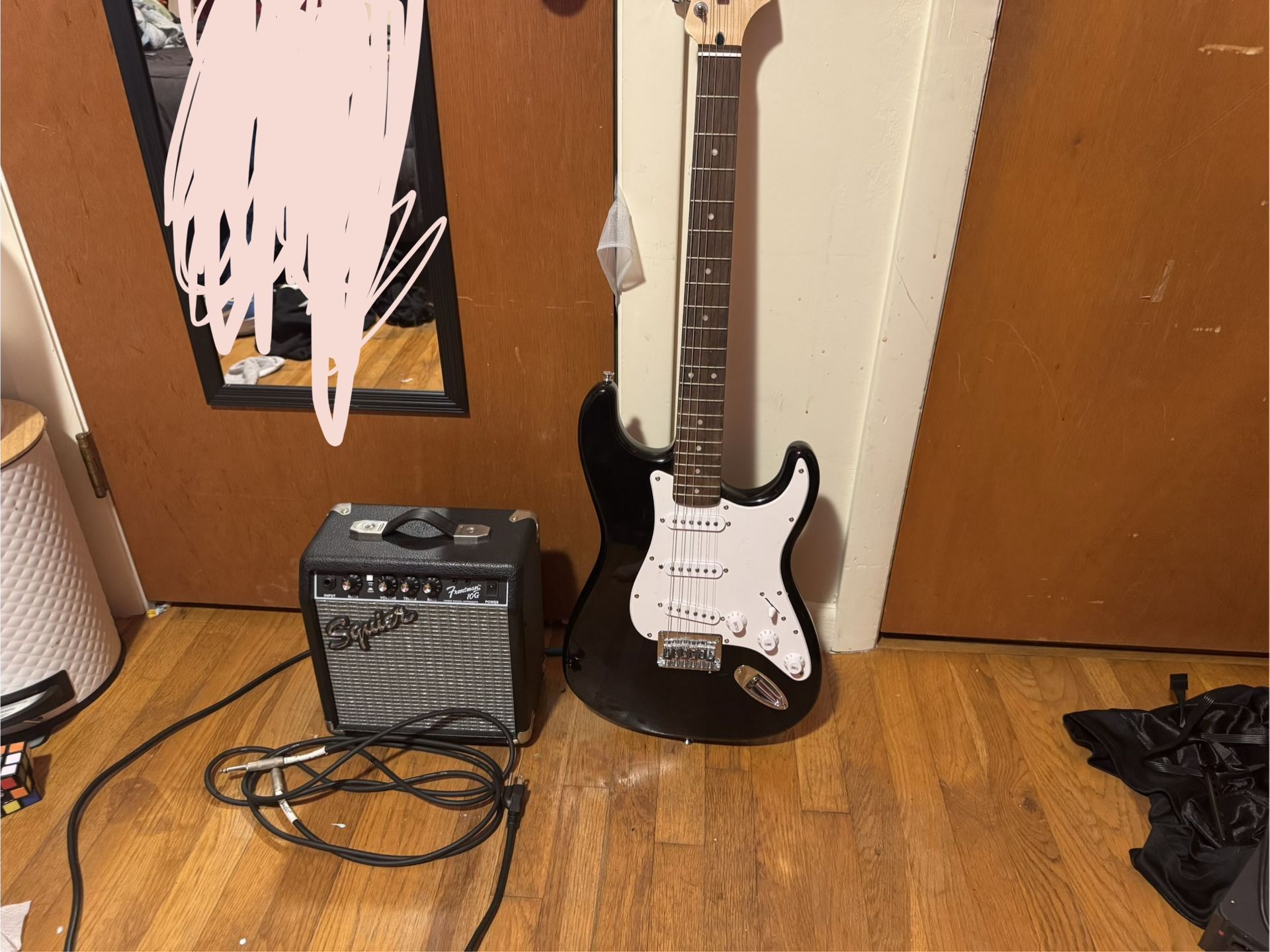 Squier Fender Stratocaster Electric Guitar w/ Amp