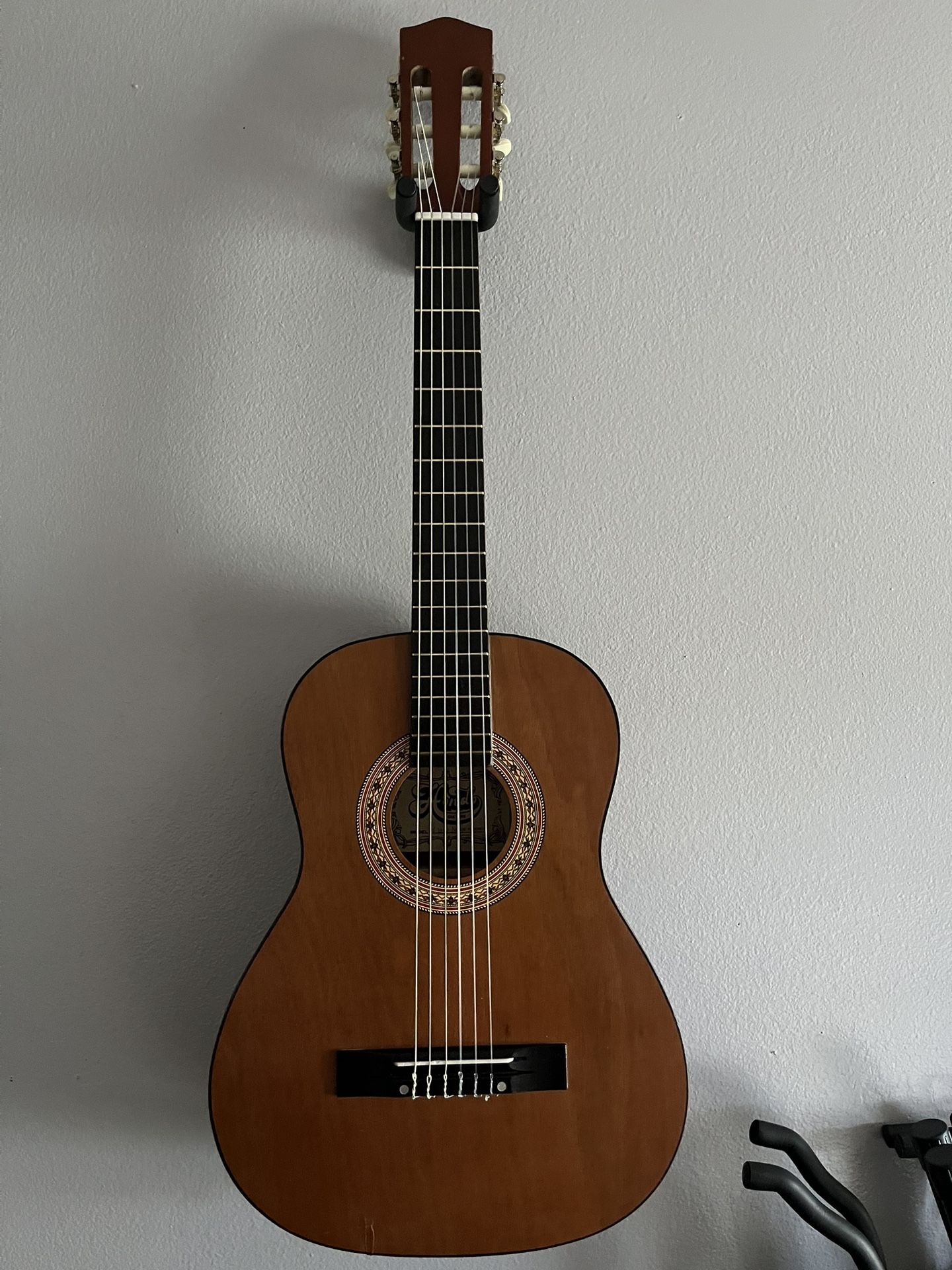 Vintage Hondo 3/4 Size Classical Guitar