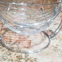 2pc Metal Basket & Stand