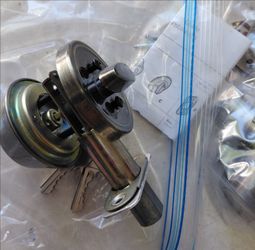 2 Dead Locks with same key