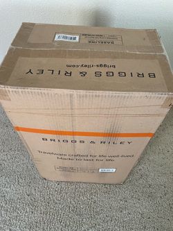Briggs & Riley Carry on spinner luggage