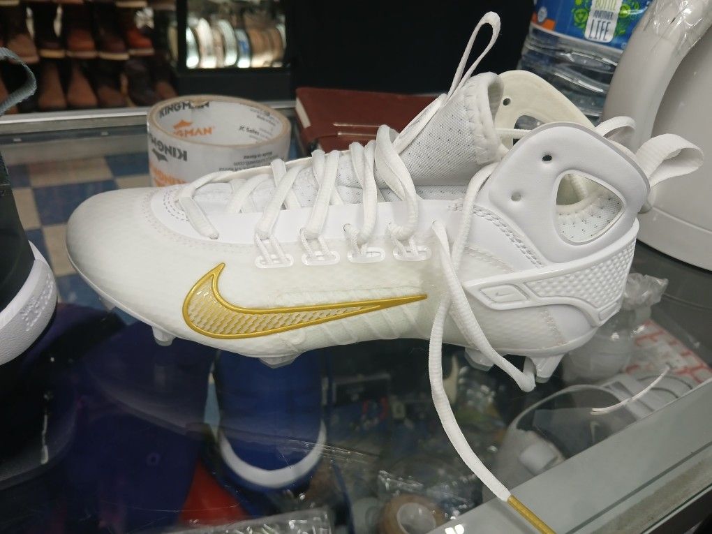 Soccer Shoes White (3)