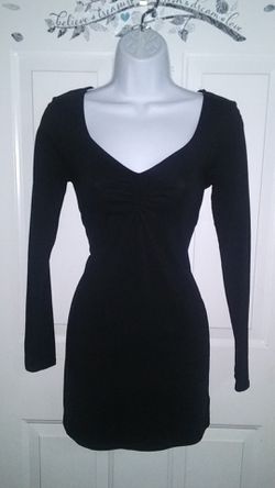 Small fitted Black Long Sleeve Dress