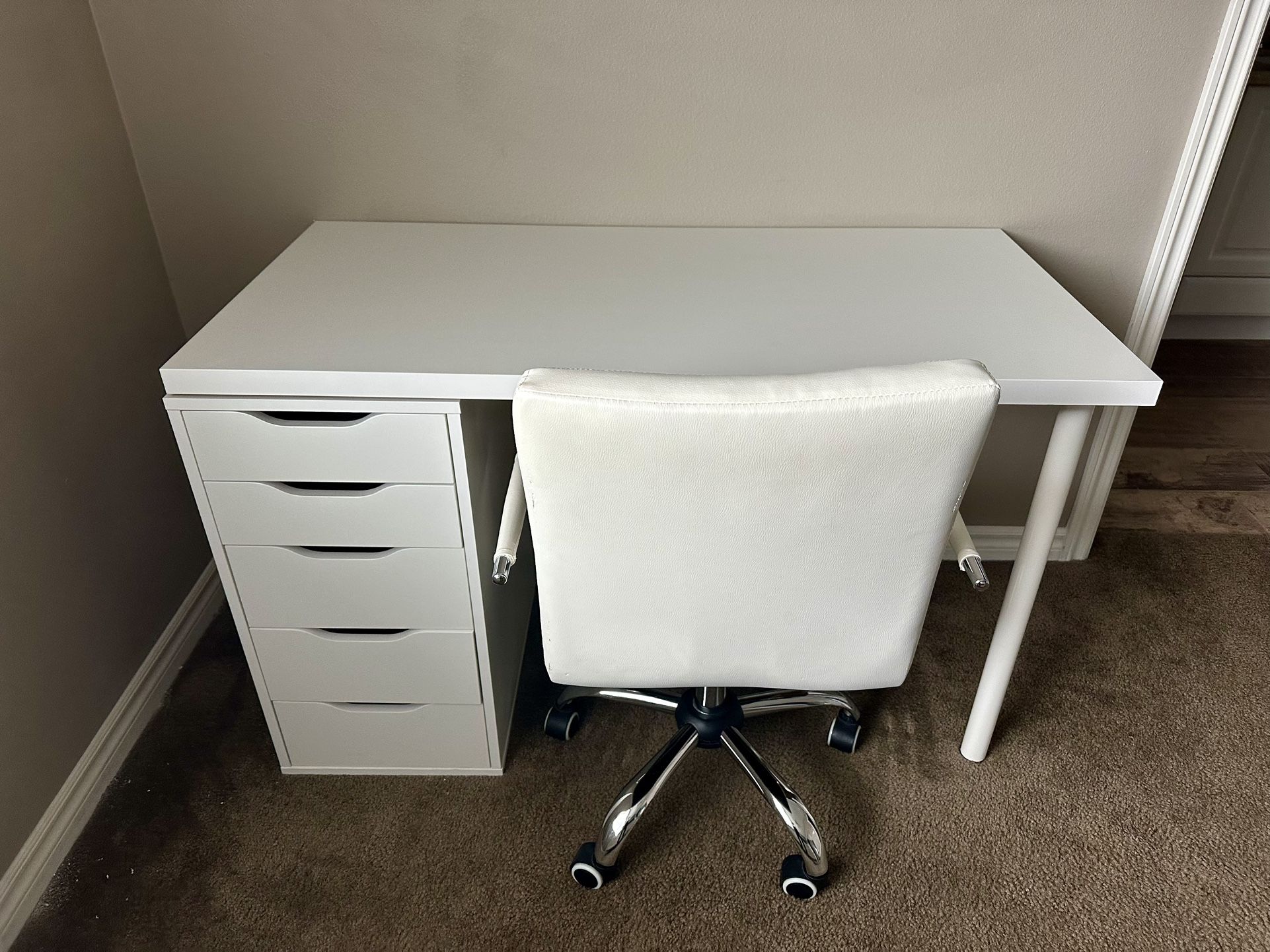 Desk And Chair