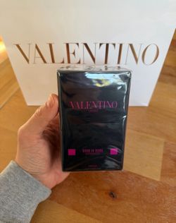 BRAND NEW Valentino cologne parfum born in Roma extradose still in plastic package and comes with gift bag