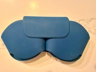 Apple AirPods Max case