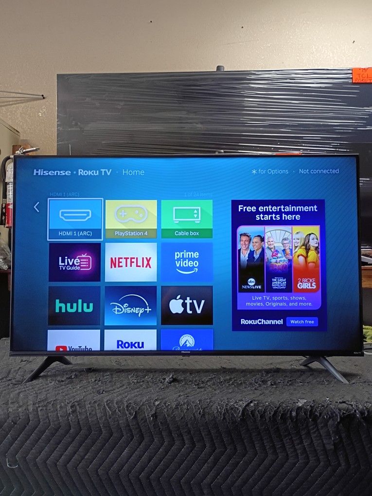 50 Inch Roku Hisense 4k Smart Beautiful Tv Comes With Remote Control Shows Great Picture Works Fantastic Guaranteed