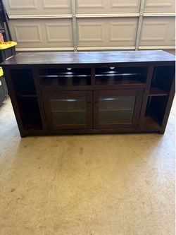 SOLID WOOD ENTERTAINMENT CENTER