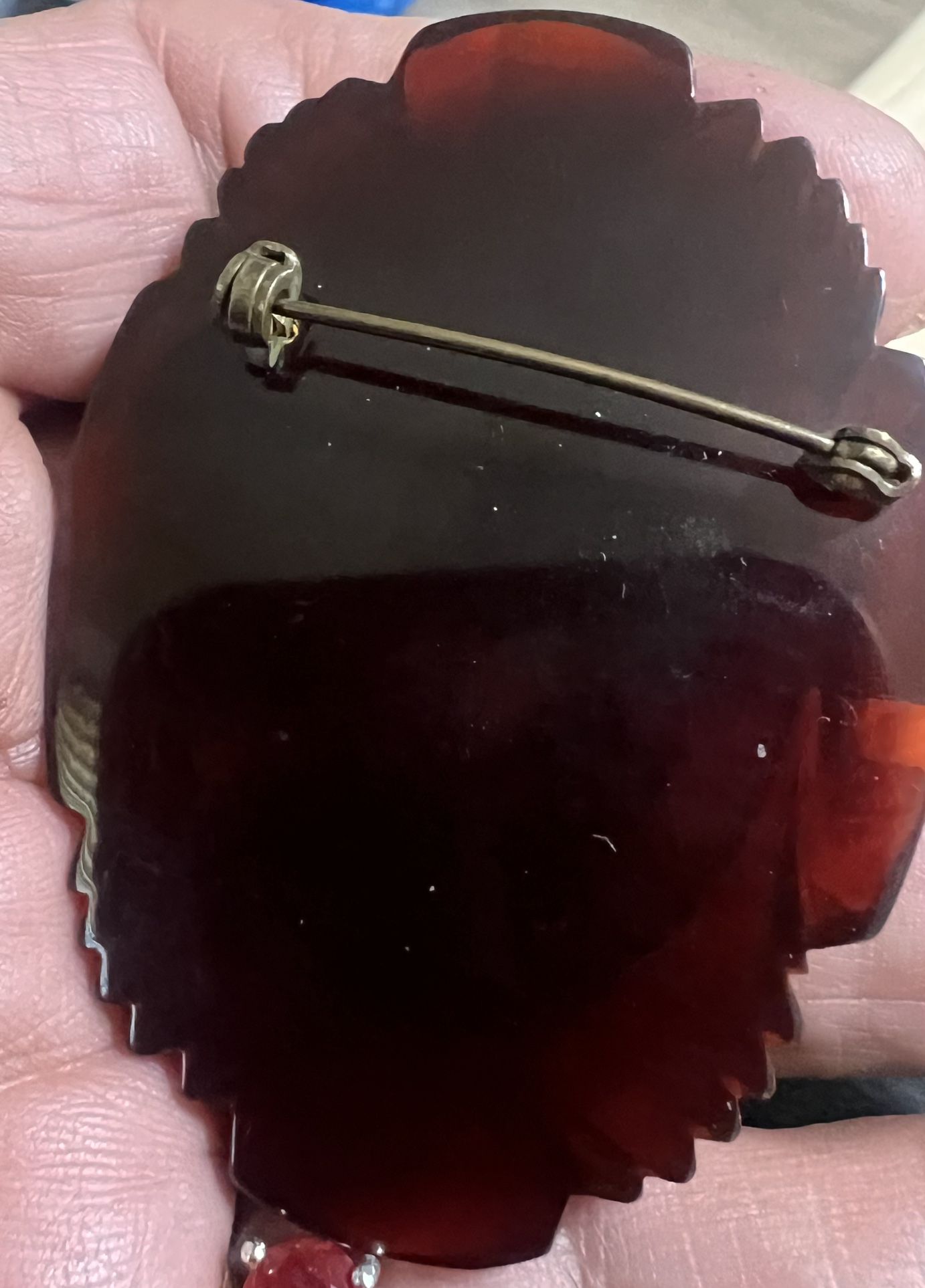 Bakelite Cameo Pin, Bakelite RootBeer Cameo 