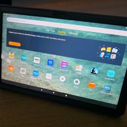 Amazon Fire Max 11 HD Tablet + Protective Case w/Stand & Carrying Case Like New
