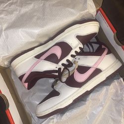 Nike Dunk Valentine 