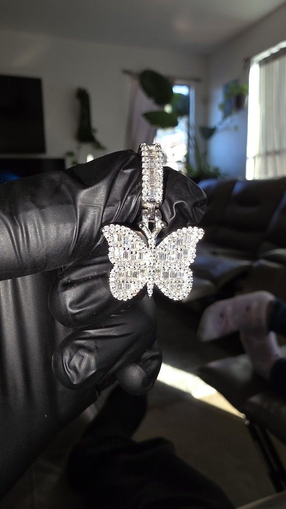✨ Iced Butterfly Pendant – Baguette + Round Stones ✨