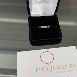 10k Yellow Gold Unique Diamond Ring - 3g - Approx .5ct - Size 7