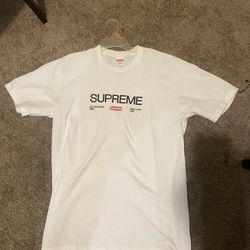 Supreme Shirt ( Size Medium )