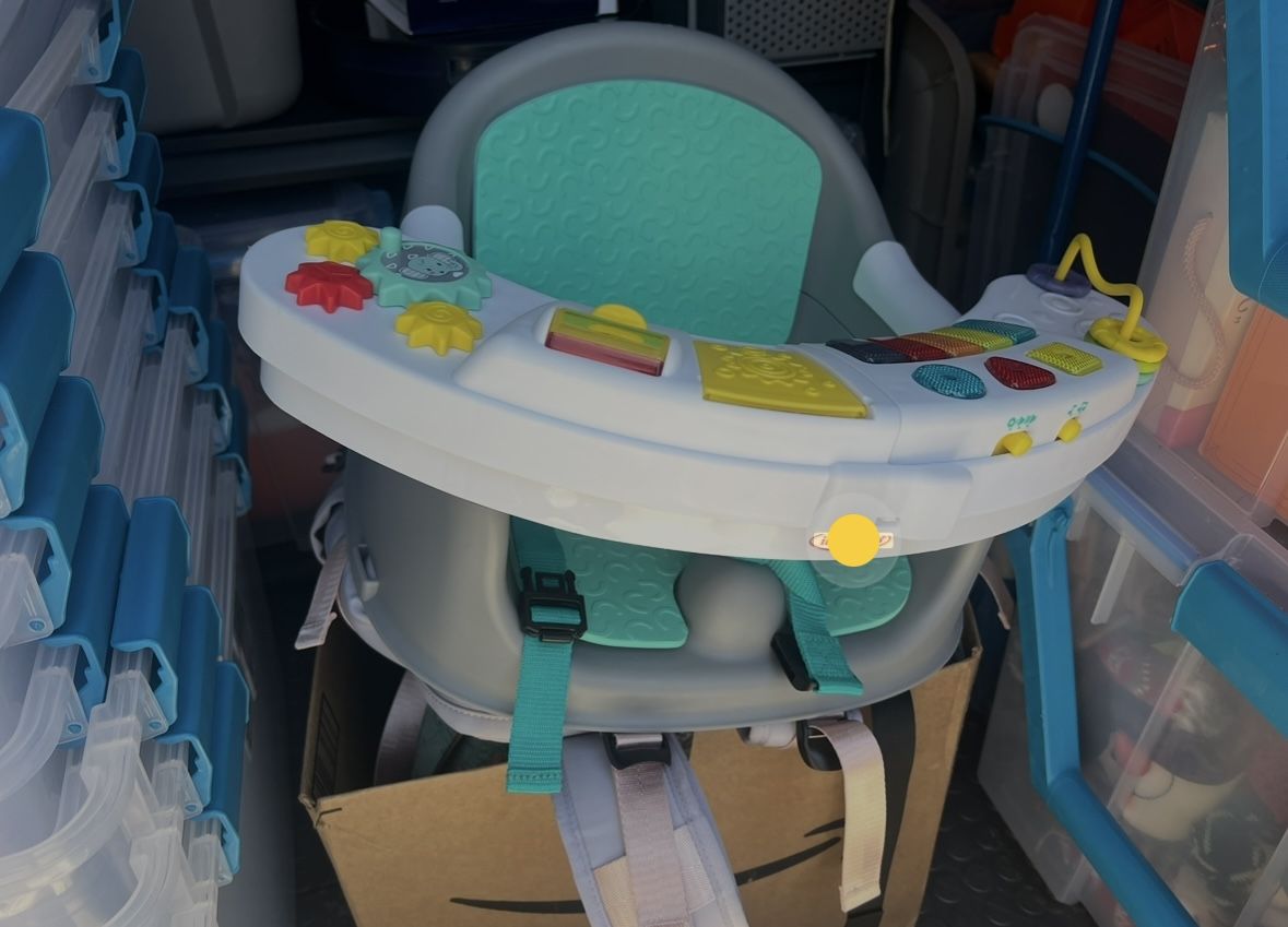 Infantino Music & Lights 3-in-1 Discovery Seat and Booster