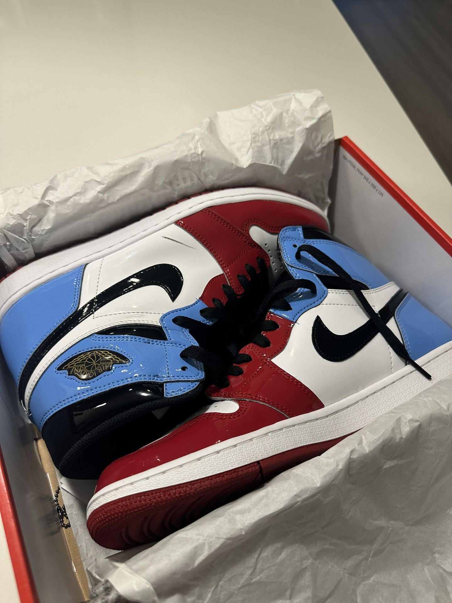 Jordan 1 Retro High Fearless UNC Chicago - Sz 13