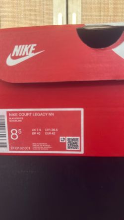 Nike Court Legacy