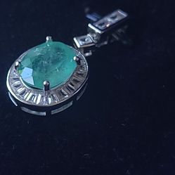 1.70 Ct Certified natural Emerald gem on a .925 Silver pendant jewelry