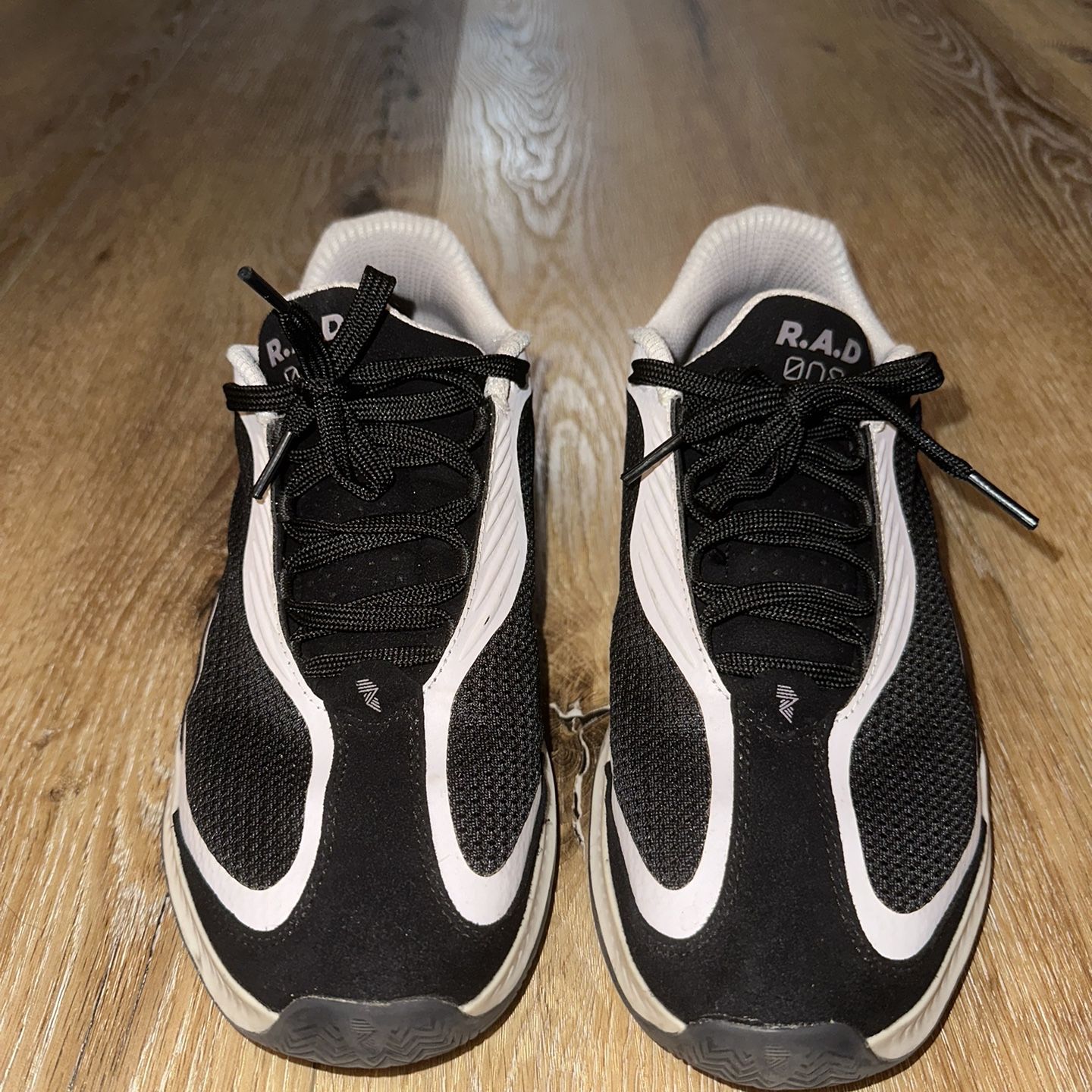 RAD one Global | Black And white Trainers Size 10 for Sale  display picture 1