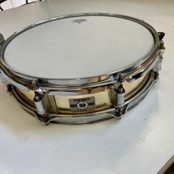 Remo 13” snare drum piccolo 2.5” heavy duty rims good condition $75 Ontario 91762